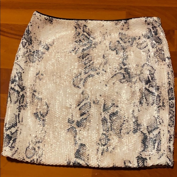 Like New Bebe Snake Print Sequin Skirt Size XS - Picture 3 of 5